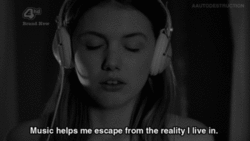music,skins,skins uk,cassie,music is life,my escape