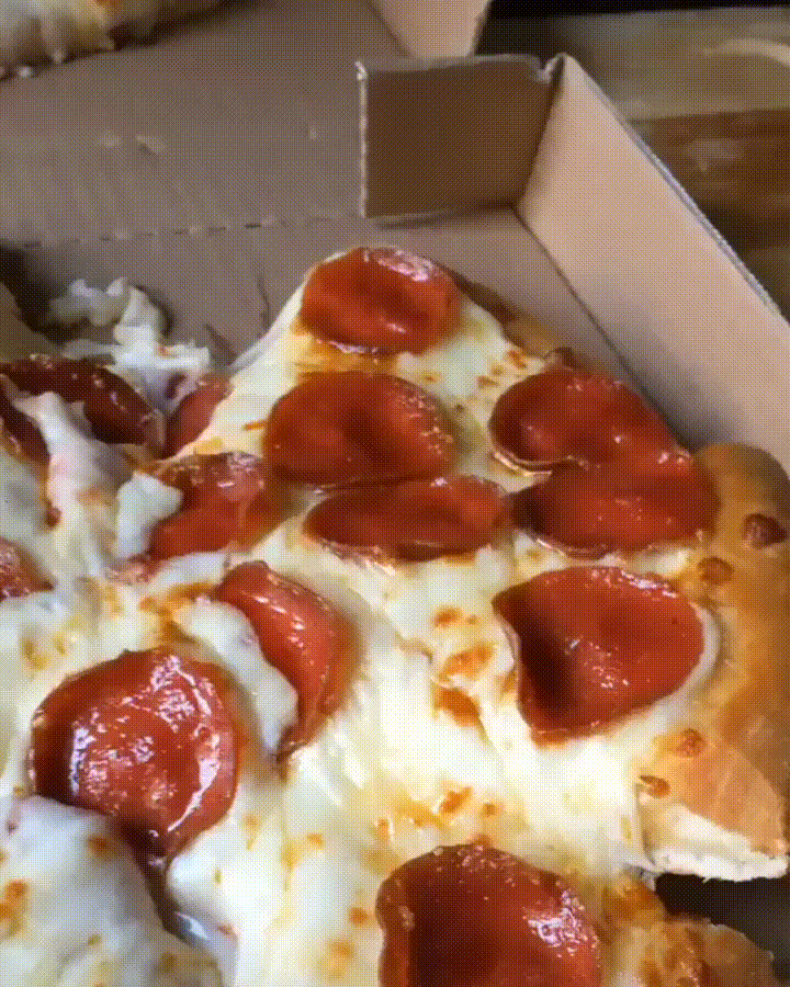 pepperoni,food,pizza