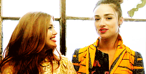 crystal reed,teen wolf,allison argent,smile,girls,mtv,tw,lydia martin,holland roden,ginger,red hair,teen wolf cast,mtv teen wolf,the hunter and the banshee