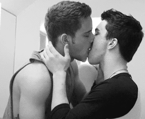 Animated GIF: gays pride love.