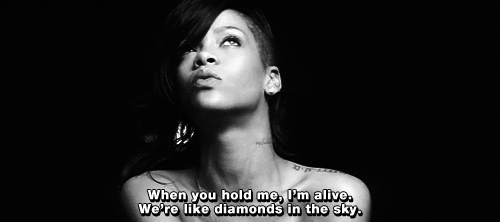 Думала алмаз песня. Девушка в бриллиантах. Rihanna Diamonds фото. Rihanna Diamonds арт рисунок.