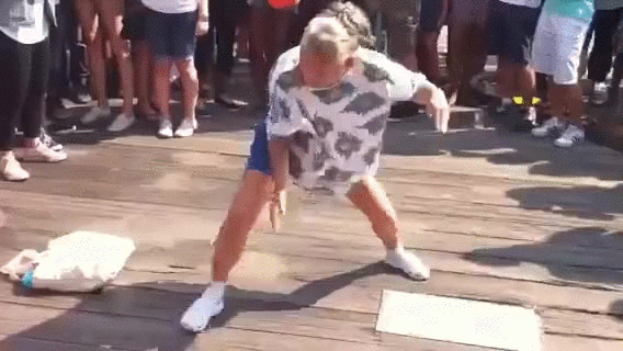 Где бабка танцует. Бабка танцует. Танцующий дед. Бабка танцует гиф. Бабуля пляшет.