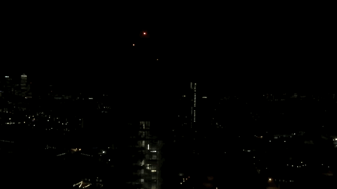 View gif. Гифка ночь над городом. "Дождливый вечер". Ночная гифка. Ночной фон гиф.