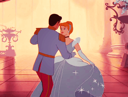 Гиф рассказ. Золушка танцует с принцем. Принц и принцесса танцуют. Золушка гифки. Принцесса танцует.