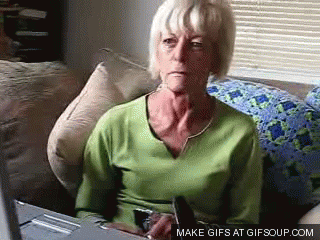 Старые женщины домашние. Пожилые женщины веб камера. Пожилая женщина гиф. Бабушки перед веб камерой. Русская бабушка соло