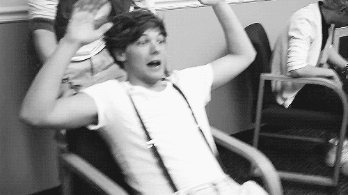 one direction,louis tomlinson funny,funny,black and white,louis tomlinson