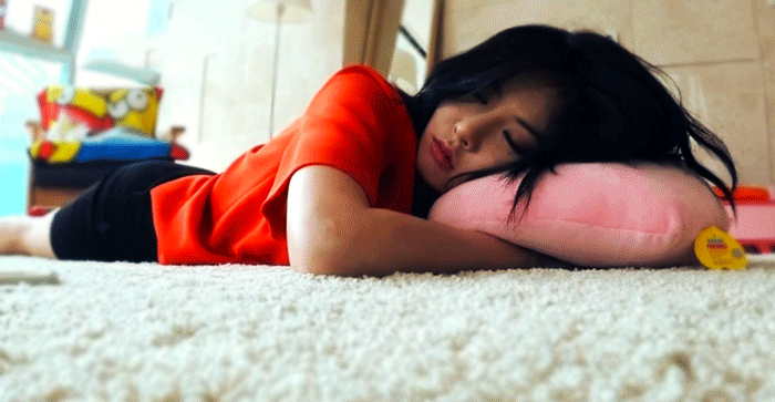 Японские спящие девушка. Девушка засыпает. Девушка уснула. Спать гиф.