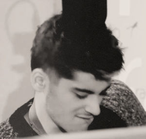zayn malik,unf,one direction,btw still havent found the video t,my standards are too high