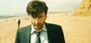 david tennant,misc,1x01,broadchurch,alec hardy,get that corn outta my face,i think thats her