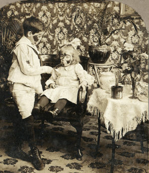 boredom,brother and sister,black and white,vintage,3d,weird,kids,bored,children,paint,wiggle,trouble,1900s,vintage3d,face paint,1904,edwardian,singer,fubar2,deaner,ballstothewalls,sunshinestatic,bw