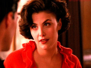 twin peaks,audrey horne,laughing,giggle