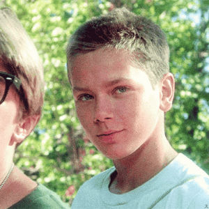 stand by me,river phoenix,eyebrows,80s,pink,upload,raise eyebrows