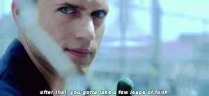 michael scofield,wentworth miller,one,prison break,1x03,pbedit,beccas rewatch,the 2nd cuts to a view of the infirmary when hes saying that part so sorry the looks a lil weird