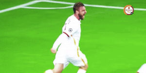 football,soccer,friends,excited,hug,celebrate,boys,roma,as roma,pumped up,de rossi,yeah
