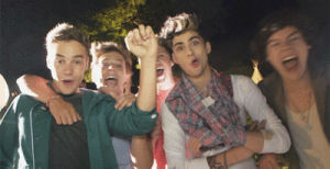 zayn malik,niall horan,lovey,hot,harry styles,liam payne,live while were young