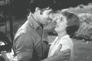 old hollywood,rejected,kiss,clark gable,loretta young,1935,black and white,hollywood,1930s,lofi,old film,classical hollywood,gable,the call of the wild,kiss fail,early hollywood,reject kiss