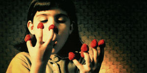 amelie poulain,raspberries,amelie,movie,girl,eating
