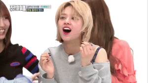 jeongyeon,twice,bravo,jungyeon,thumbs up,weekly idol,kvariety,approval,approved