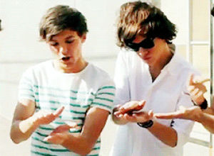 larry stylinson,one direction,harry styles,louis tomlinson,1d,larry is real,louis and harry