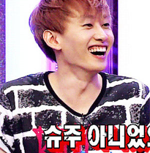 eunhyuk,cackle,laughing,clapping,more like
