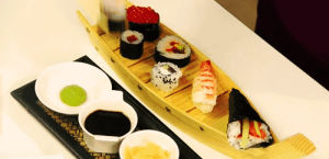 food,foods,sushi,sushi roll,japanese food,food drink