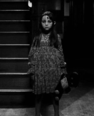 scary,black and white,girl,horror,child,blanco y negro,amityville horror,dissapear