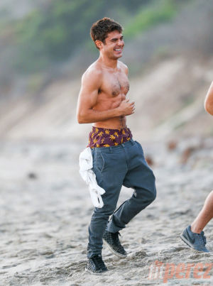 beach,zac efron,view,body,everyone,delicious,efron,zac,gives,lovexxy,chiseled