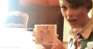 taylor swift,if this doesnt make you smile than nothing will