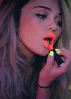 lovey,hot,makeup,actress,bright,fashion,blog,wow,model,lipstick,sky,amazing,neon,style,famous,sky ferreira,ferriera,omfg,fashion blog,glow blog,posting this because im proud of it tbh,singer,glow,my post
