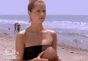 Cocaine 90s sarah michelle gellar GIF - Find on GIFER