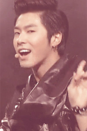yunho,tvxq,dbsk,im sorry its awful ill do something better for you
