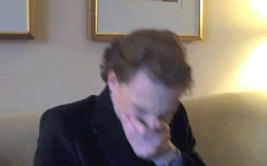 sneezing,sneeze,celebrities,tom hiddleston