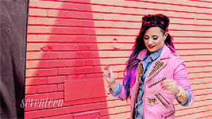 Cover girl football nightmare demetria demi lovato GIF Encontrar em GIFER