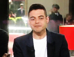 rami malek,mr robot,one of the hosts asked him if he has big toes lmao,i really dont know why my s look so bad tonight lol but here we go