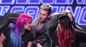 thezombiunicorn,cat fight,themissesmae,girl fight,missesmae,youtuber,hair flip,gamers,hair extensions,tom cassell,best hair,syndicate
