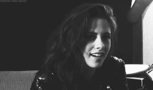 bella swan,bella cullen,happy,love,kristen stewart,twilight,laughing,smiling,gorgeous,eclipse,breaking dawn,new moon,breaking dawn part 2,snow white and the huntsman,on the road