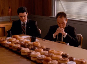 twin peaks,season 2,showtime,episode 1,donuts,twin peaks sheriffs department