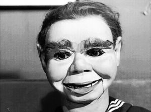 creepy,scary,twilight zone,weird,ventriloquist,black and white,tv,vintage,doll,the twilight zone,the dummy