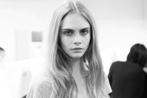 cara delevingne,celebrities,model,cara,black and white fashion