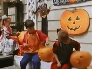 pumpkin carving,halloween,ashley olsen,mary kate olsen,olsen twins,jack o lantern,mary kate and ashley olsen,double double toil and trouble