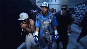 bieber,wayne,floyd mayweather,big,with,justin,lead,ring,lil,while,mayweather,floyd,walked,where is this