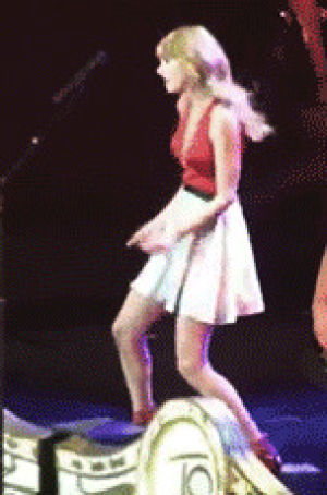 taylor swift,live,happy,dancing,awkward,silly,moves,ridiculous,red tour,awkward taylor swift dancing,taylor swifts,stay stay stay