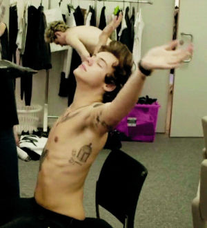 harry styles,harry styles hot,harry styles lovey,one direction,1d,tattoos,harry styles shirtless,harry styles tattoos