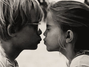 kissing,love,kids,cute,wow,adorable,my girl,i bet tylla would like this movie