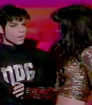 prince,american music awards,prince rogers nelson,1995,new power generation,hahaha taylor looks scared,selena gomez tour