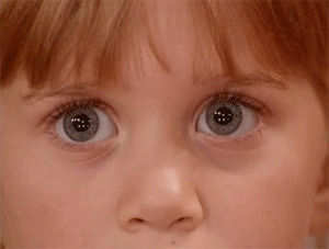 eyes,michelle tanner,full house,looking around,90s,looking,twins,child stars,olsens,ashley fuller olsen,mary kate and ashey