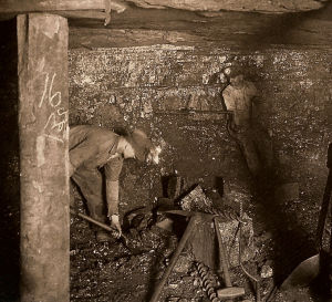 mining,miners,digging,coal mine,sledgehammer,underground,vintage,3d,1920s,vintage3d,drill,1927,shovel,pa,coal,pennsylvania,scranton