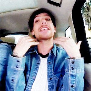 argh,louis tomlinson,1d,carpool karaoke,late late show,no control,louis s,as usual,here we have louis being the hottestcutest person on the planet at the same time,i cant delete posts,i dont know whats happening to my blog