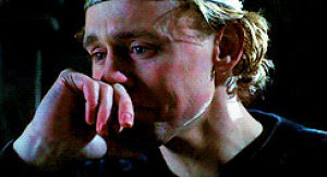 tom hiddleston,crying,cry