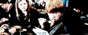 harry potter,eating,eat,ron weasley,ron,weasley,at first she was distracted and then wooooow